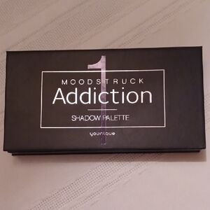 Younique Moodstruck Addiction Shadow Palette 1